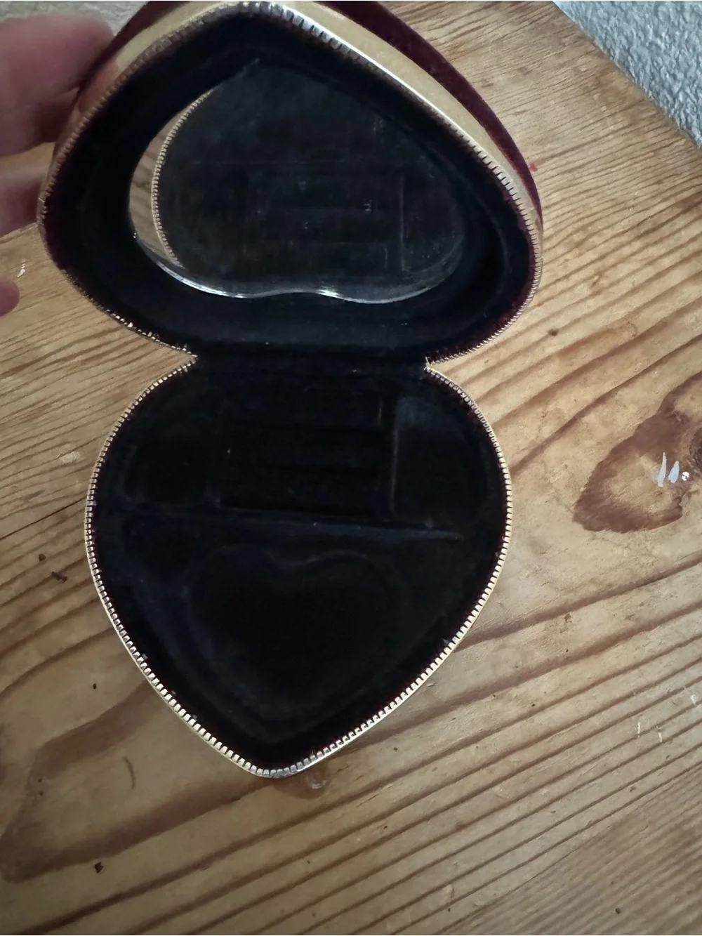 Velvet Heart Cosmetic box - Deep Burgundy